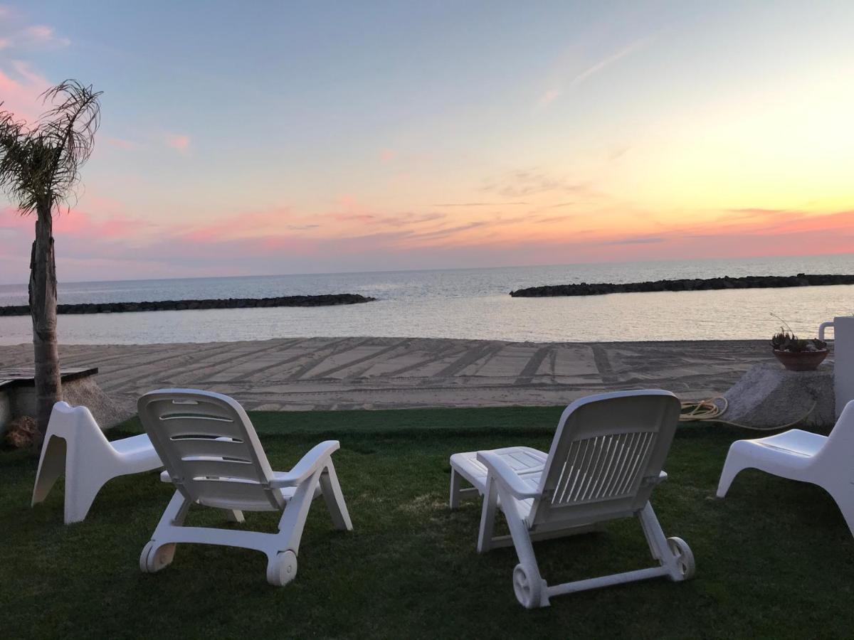 Villa A Diamante Sulla Spiaggia 贝尔韦代雷 外观 照片