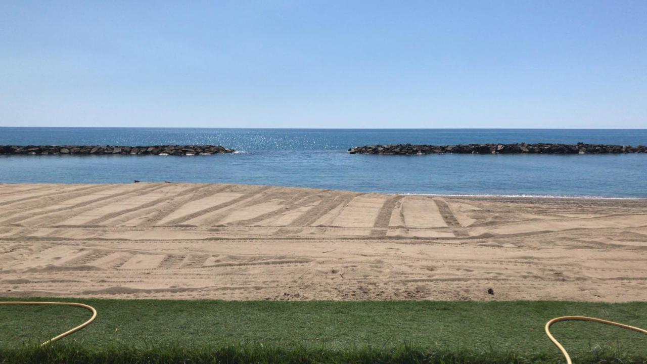 Villa A Diamante Sulla Spiaggia 贝尔韦代雷 外观 照片