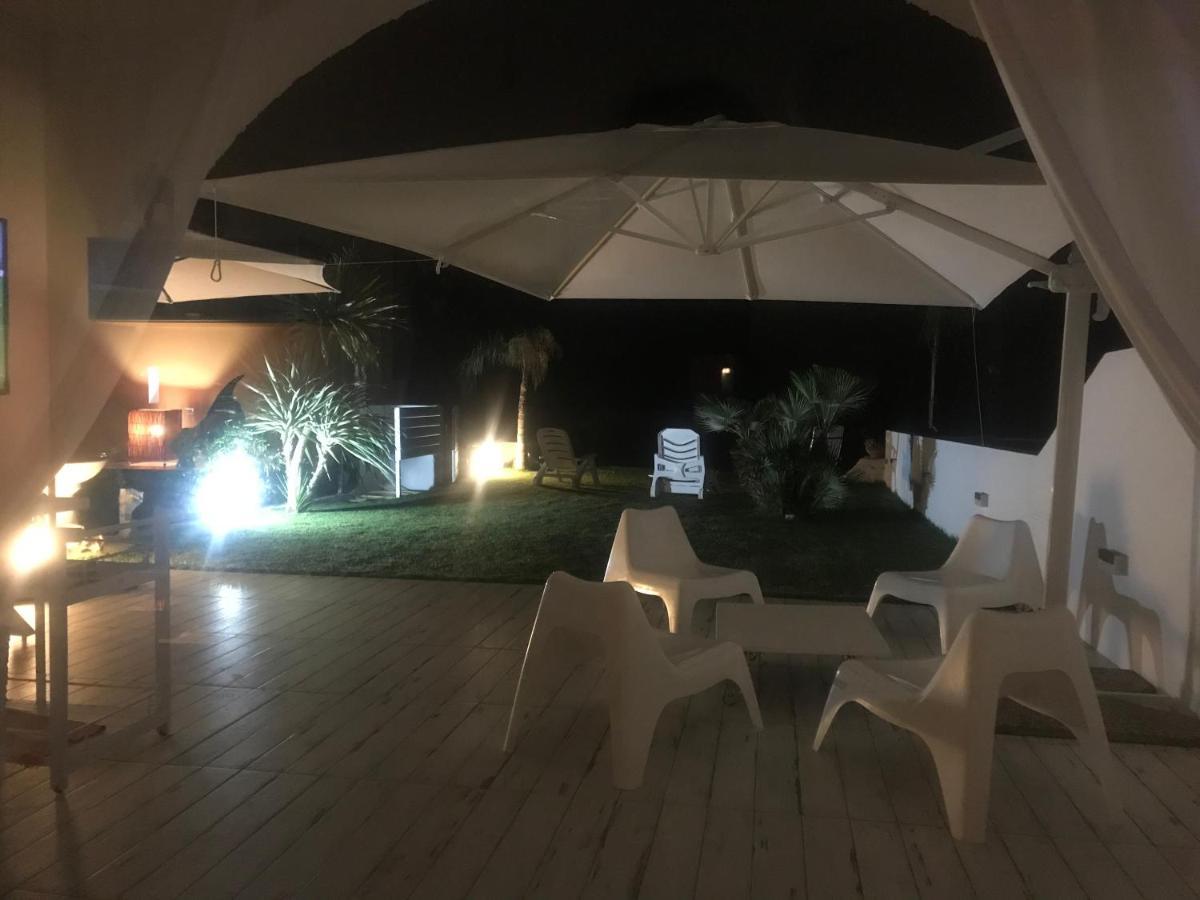 Villa A Diamante Sulla Spiaggia 贝尔韦代雷 外观 照片