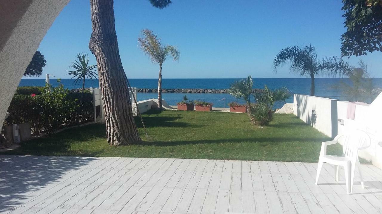 Villa A Diamante Sulla Spiaggia 贝尔韦代雷 外观 照片