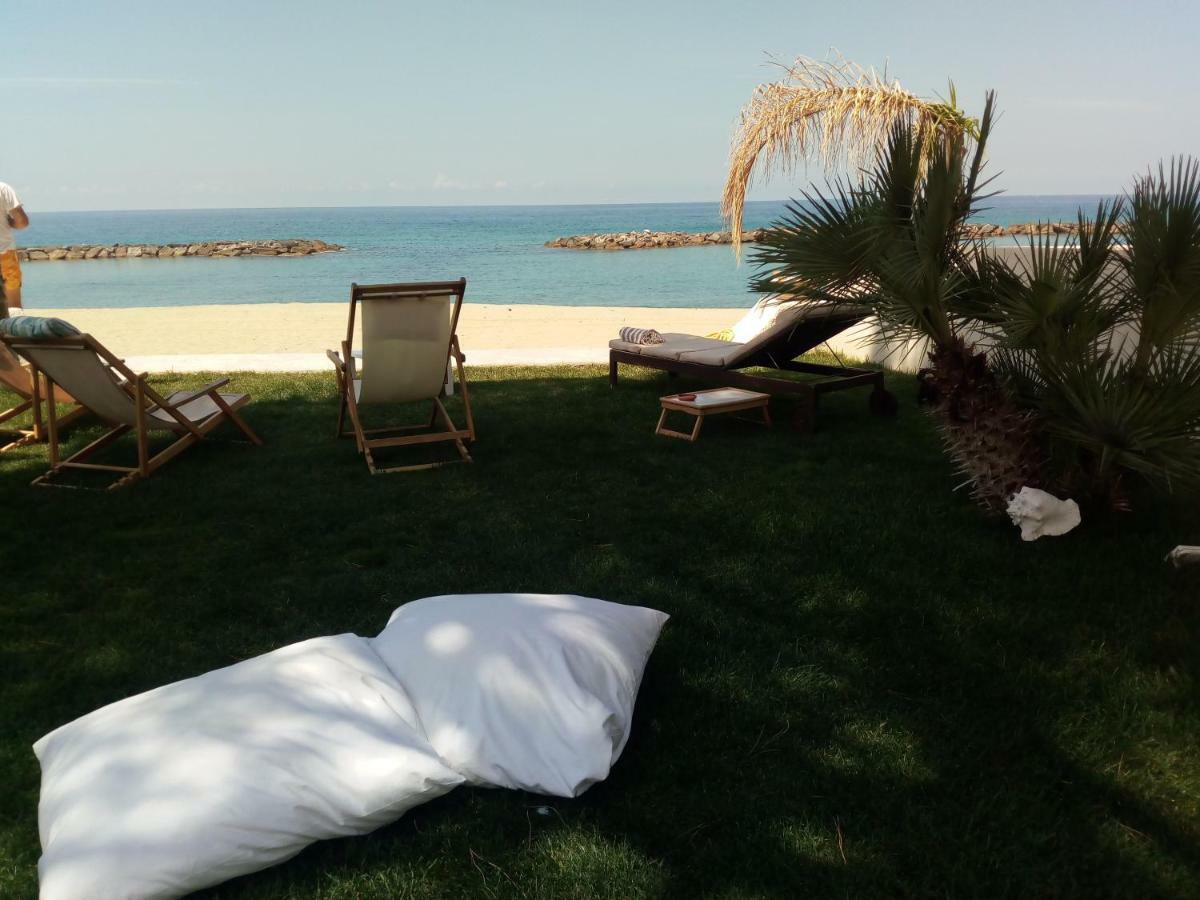 Villa A Diamante Sulla Spiaggia 贝尔韦代雷 外观 照片