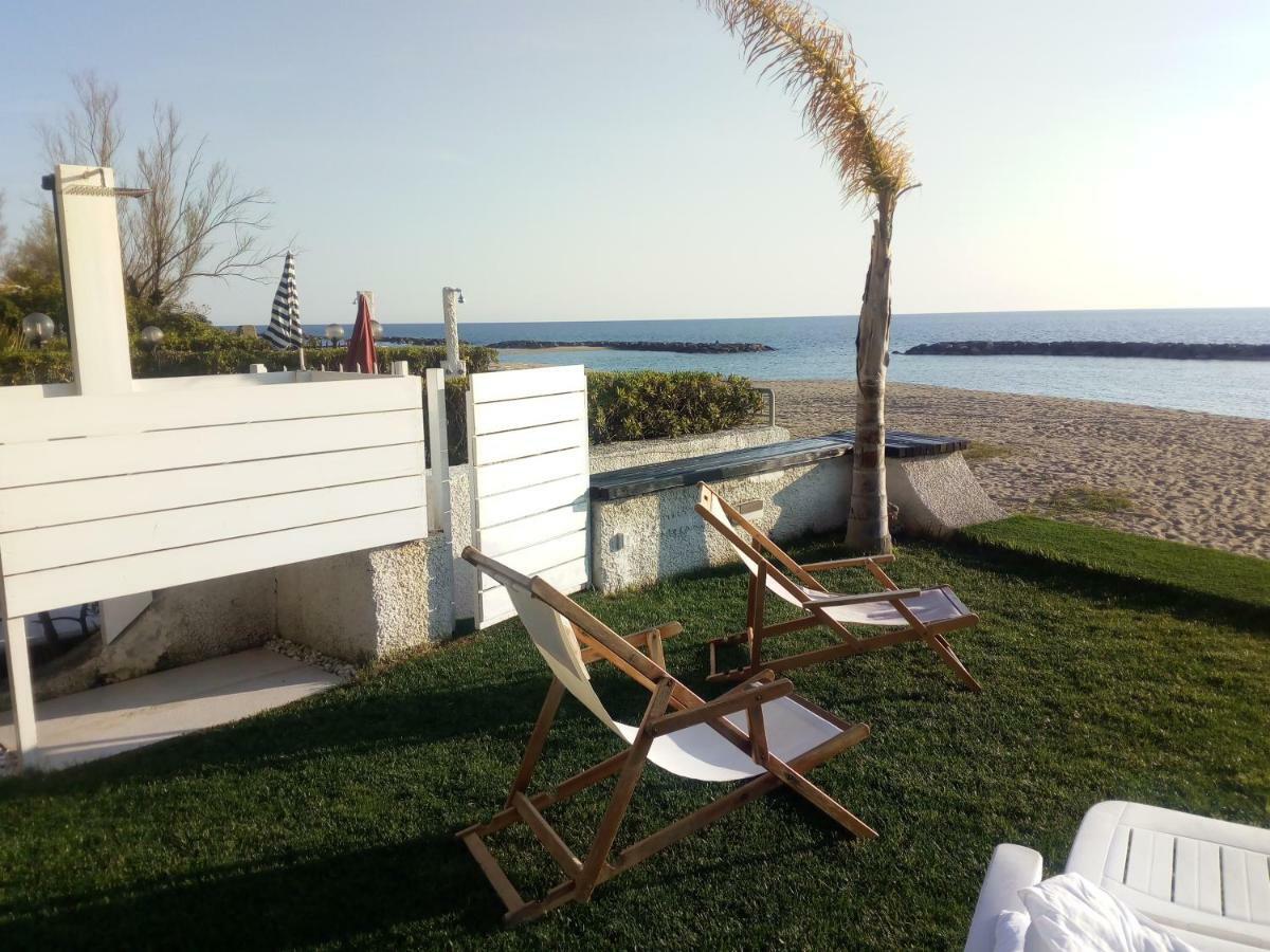 Villa A Diamante Sulla Spiaggia 贝尔韦代雷 外观 照片