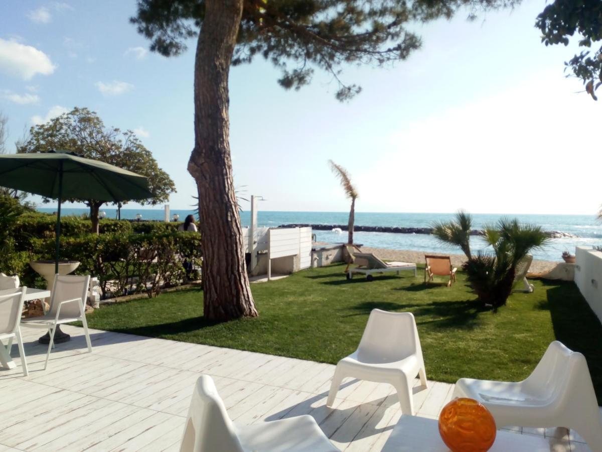 Villa A Diamante Sulla Spiaggia 贝尔韦代雷 外观 照片