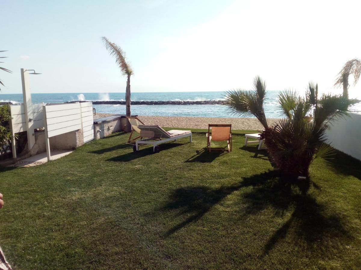 Villa A Diamante Sulla Spiaggia 贝尔韦代雷 外观 照片
