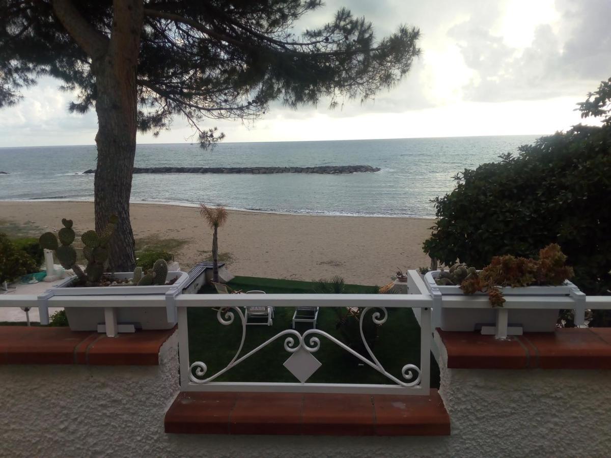 Villa A Diamante Sulla Spiaggia 贝尔韦代雷 外观 照片